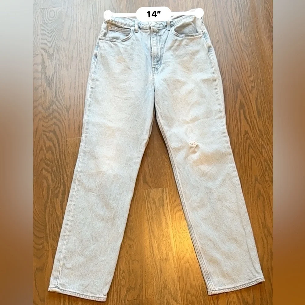 Levi's premium 70's High Slim Straight Jeans size 28 light blue F